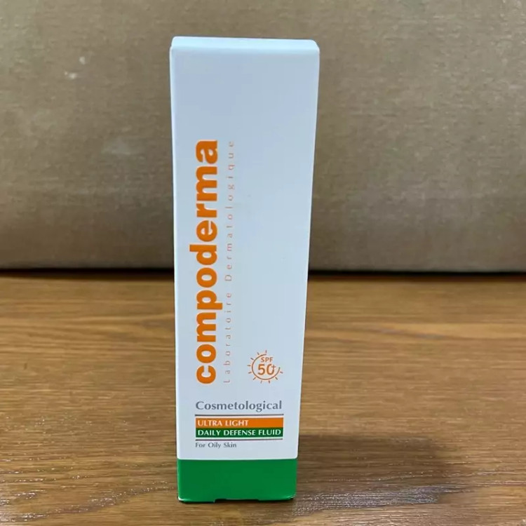 کرم ضد آفتاب مناسب پوست چرب spf50 کامپودرما