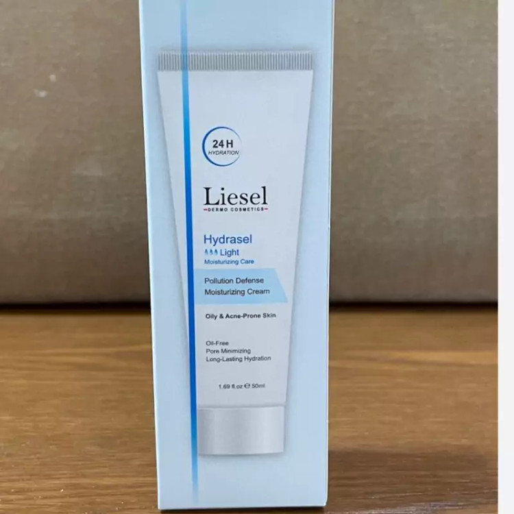 کرم آبرسان مناسب پوست چرب و مختلط لایسل
